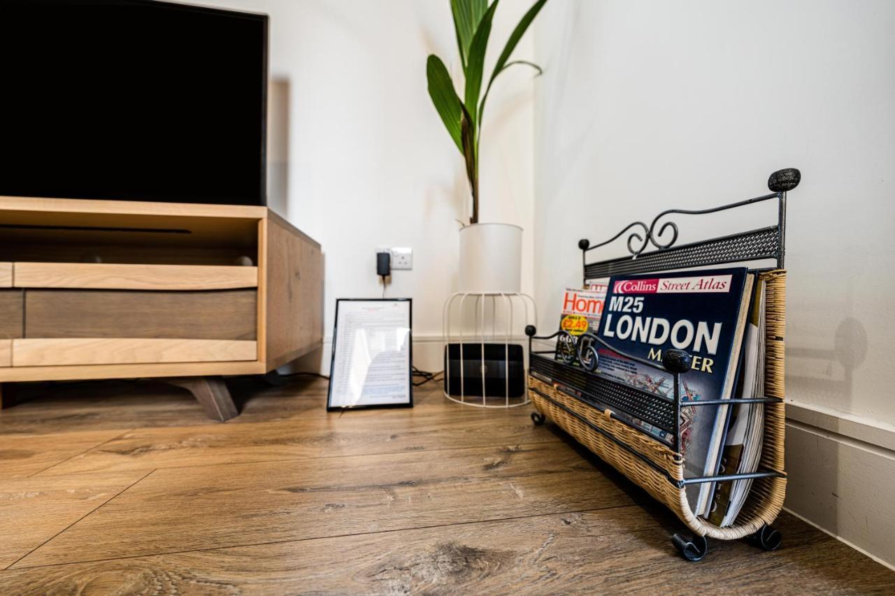 Mission Wave - Venture Apartment Staines-upon-Thames ภายนอก รูปภาพ