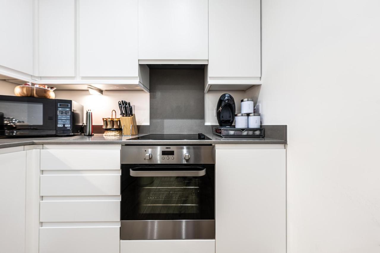 Mission Wave - Venture Apartment Staines-upon-Thames ภายนอก รูปภาพ
