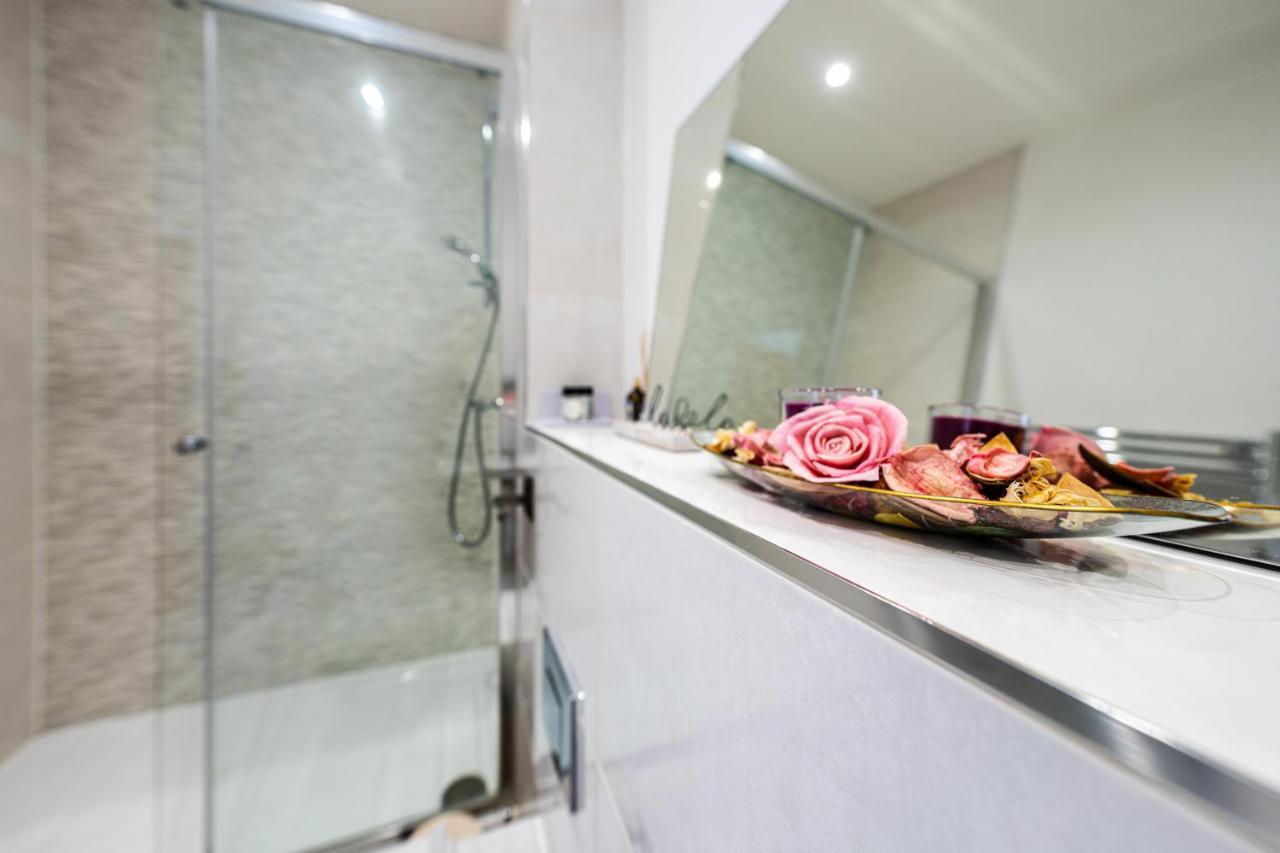 Mission Wave - Venture Apartment Staines-upon-Thames ภายนอก รูปภาพ